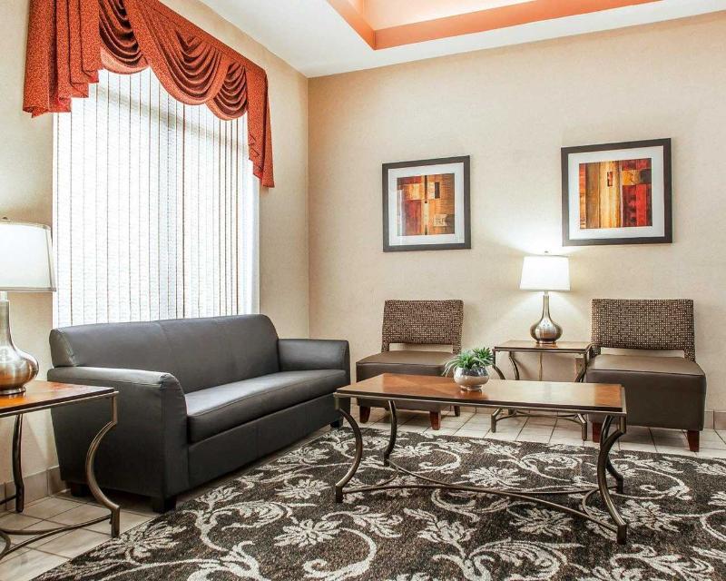 Quality Inn & Suites Milwaukee Zewnętrze zdjęcie