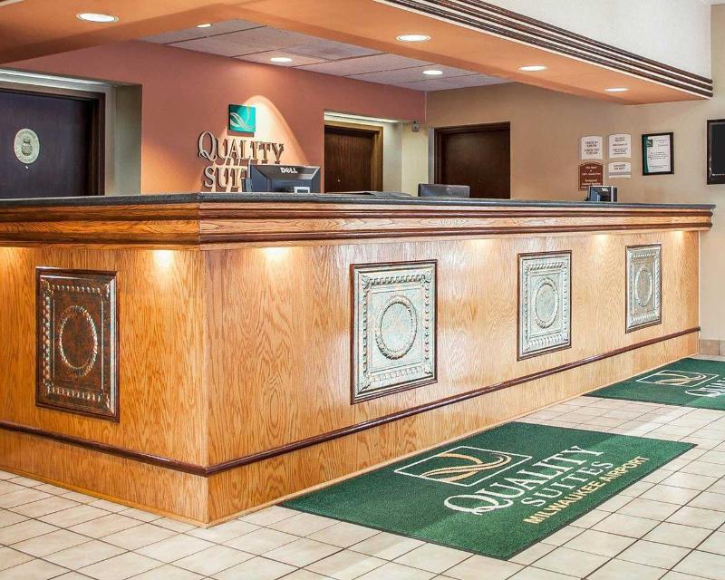 Quality Inn & Suites Milwaukee Zewnętrze zdjęcie