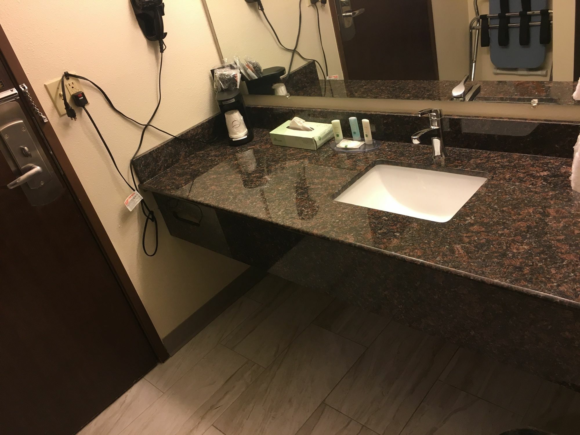 Quality Inn & Suites Milwaukee Zewnętrze zdjęcie